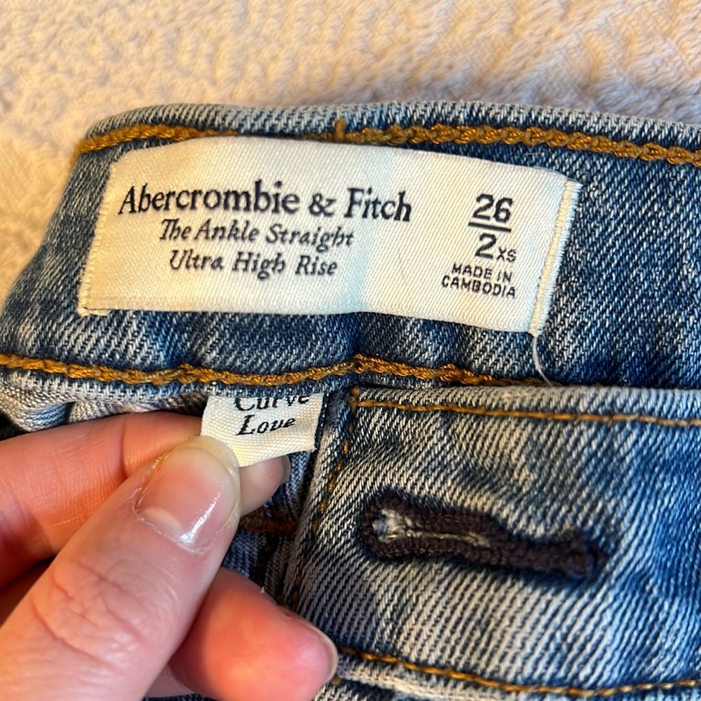 Abercrombie ankle straight ultra high rise Jean